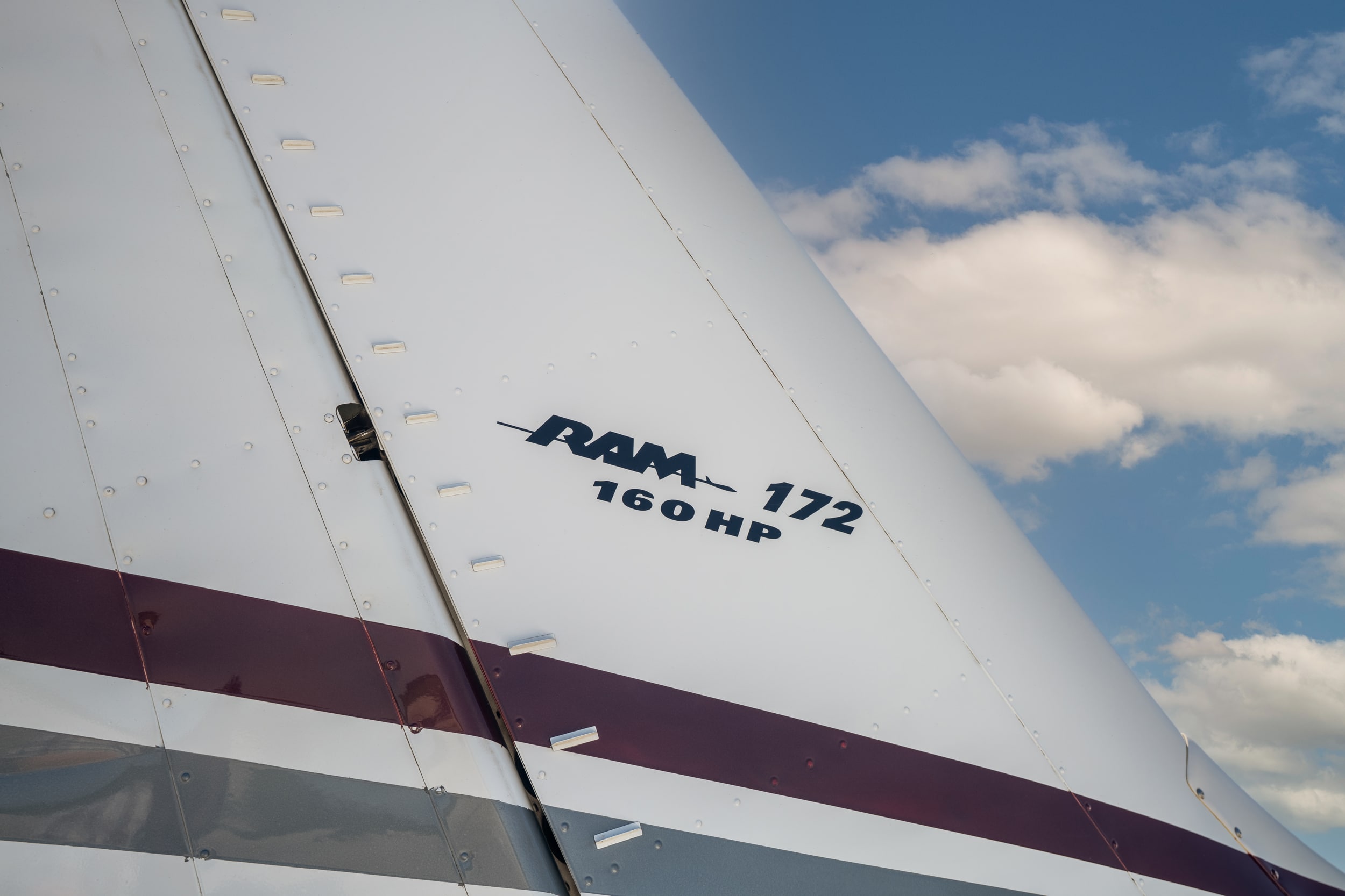 Cessna flight school aircraft in Louisville, KY