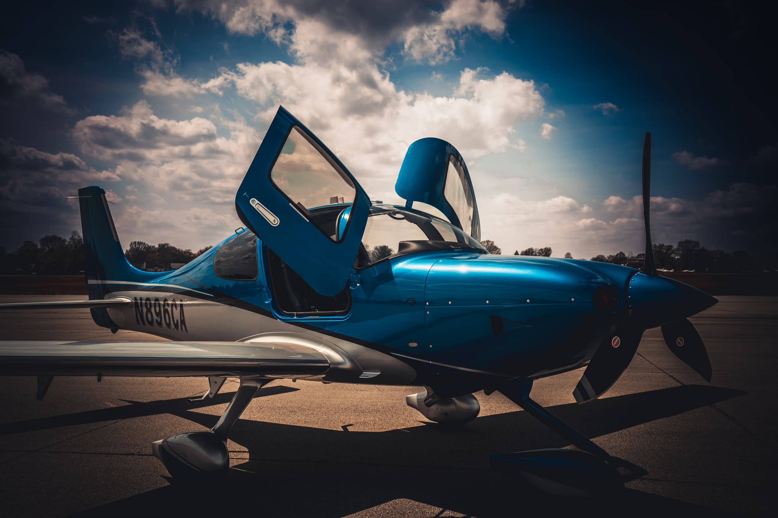 Cirrus flight training at Bowman Field