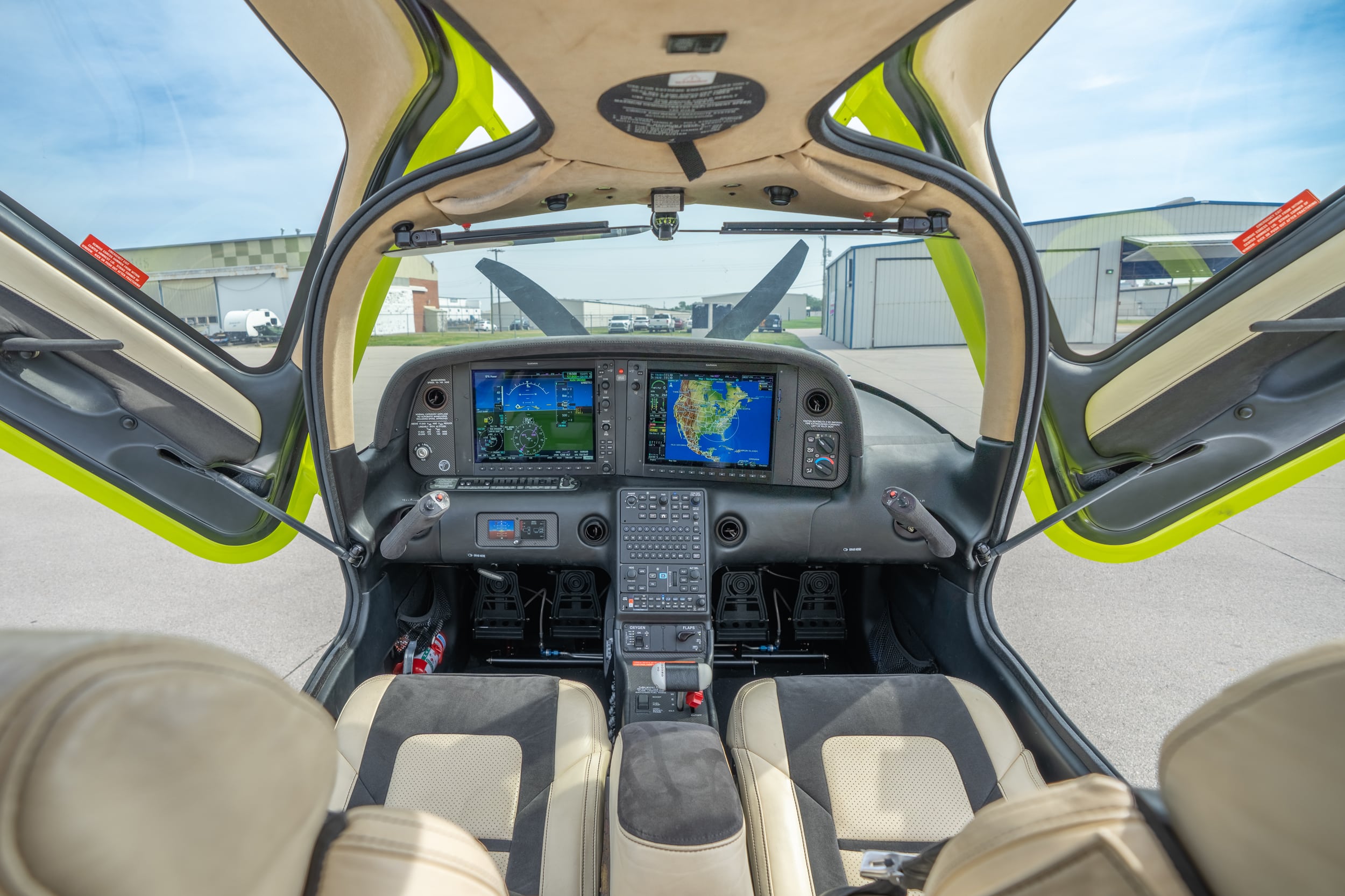 Cirrus Aircraft Rentals in Louisville