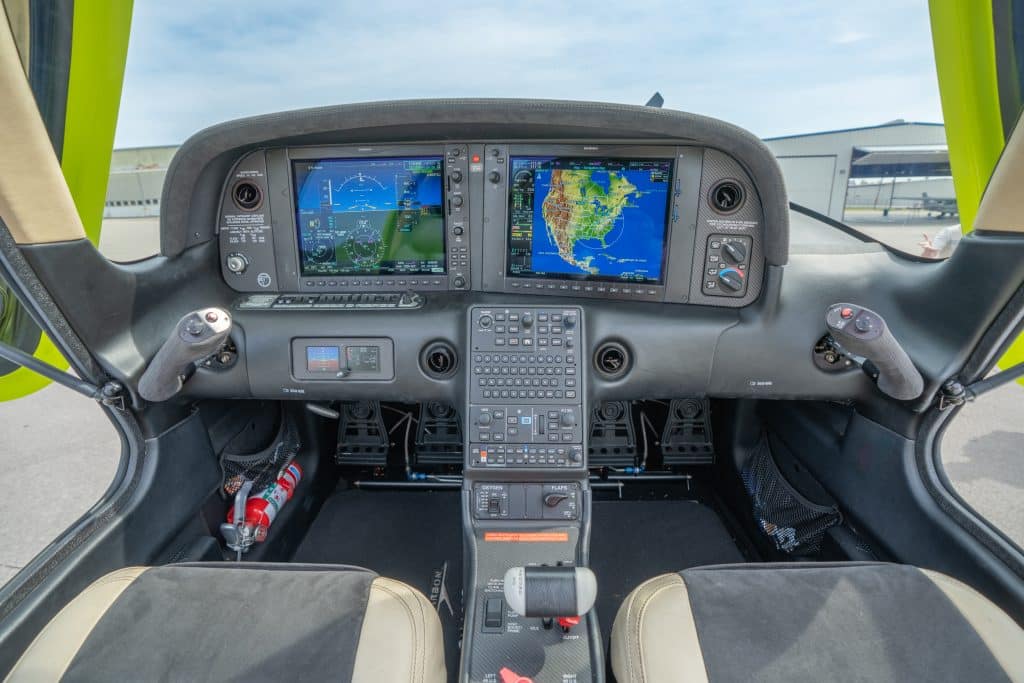 Cirrus Aircraft Rentals in Louisville