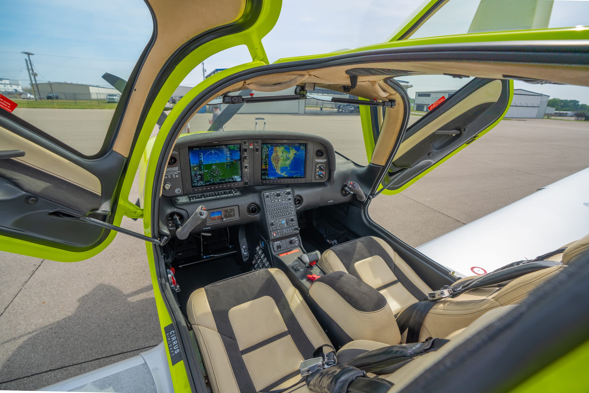 Cirrus Aircraft Rentals in Louisville