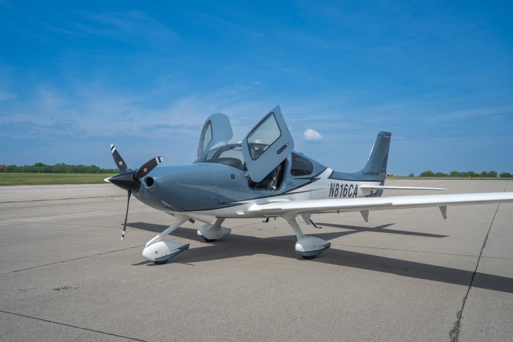 Cirrus Aircraft Rentals in Louisville