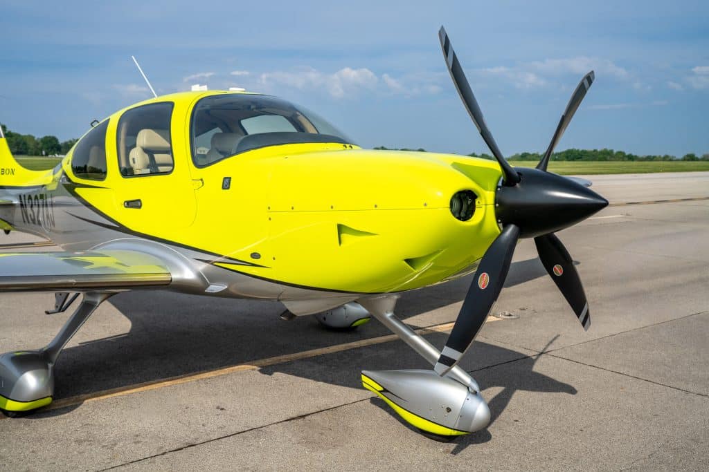 Cirrus flight training at Bowman Field