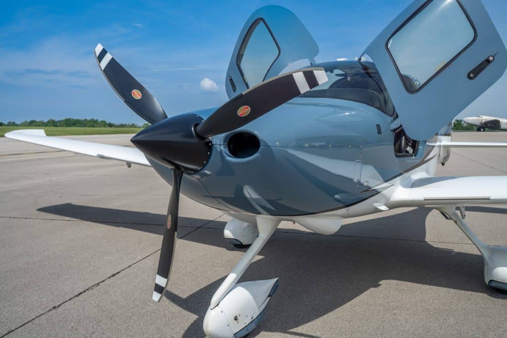 Cirrus Aircraft Rentals in Louisville