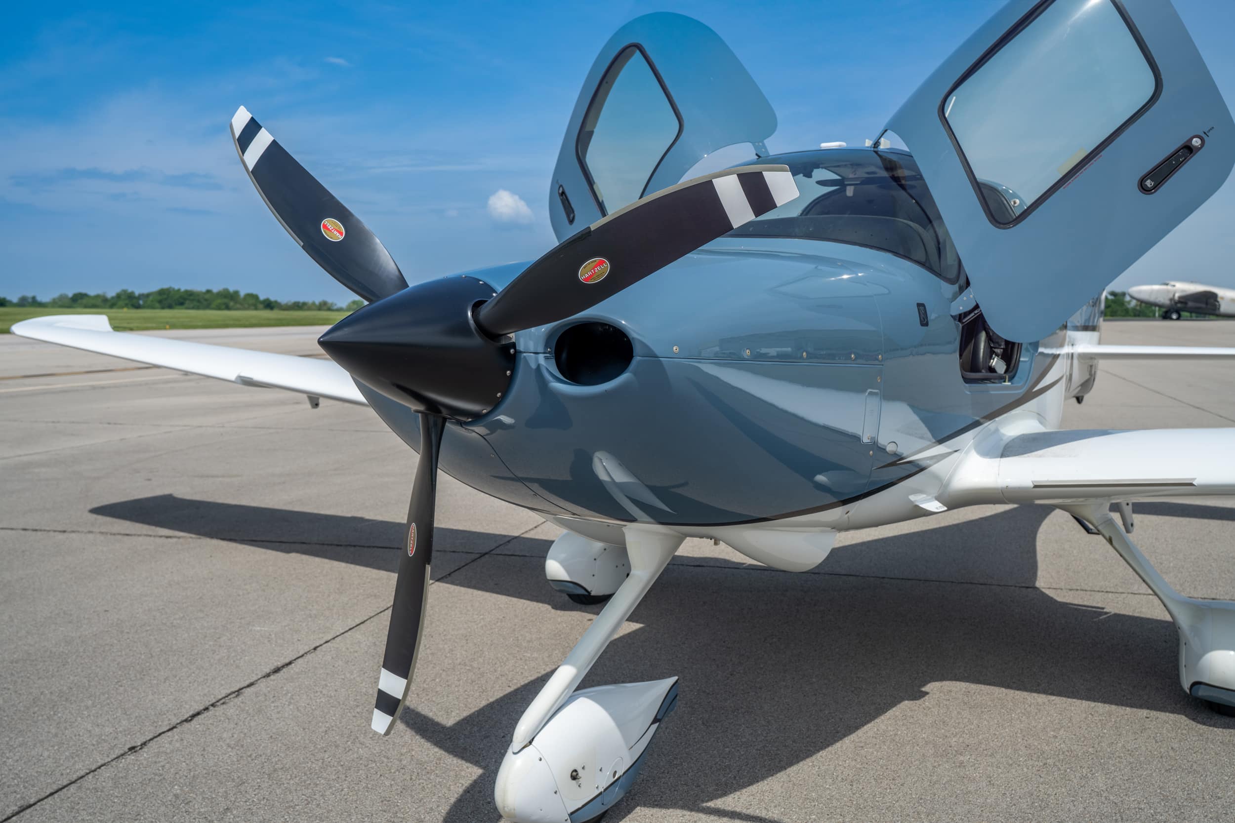 Cirrus Aircraft Rentals in Louisville