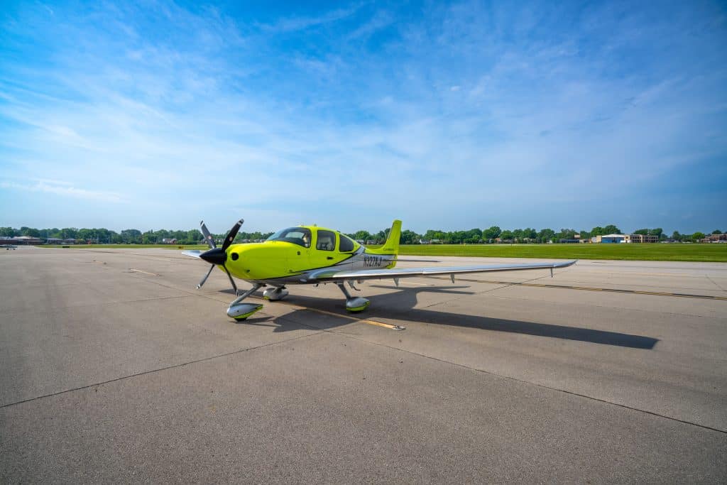 Cirrus flight training at Bowman Field