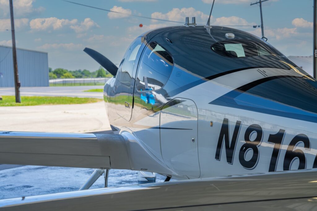 Cirrus rental aircraft in Louisville, Kentucky