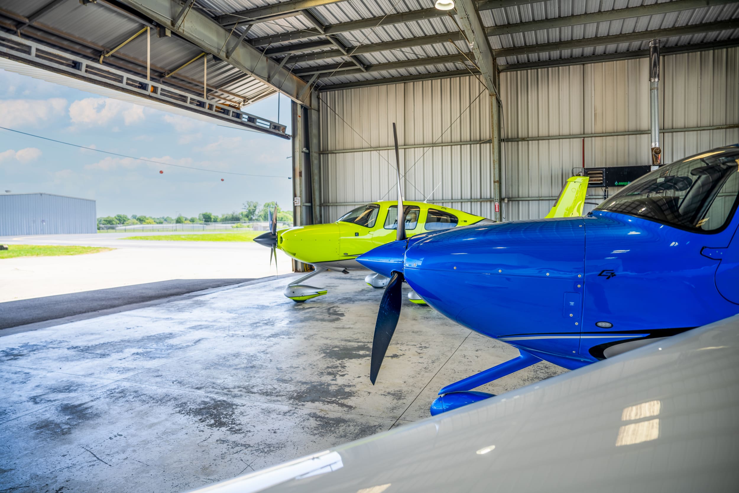 Cirrus rental aircraft in Louisville, Kentucky