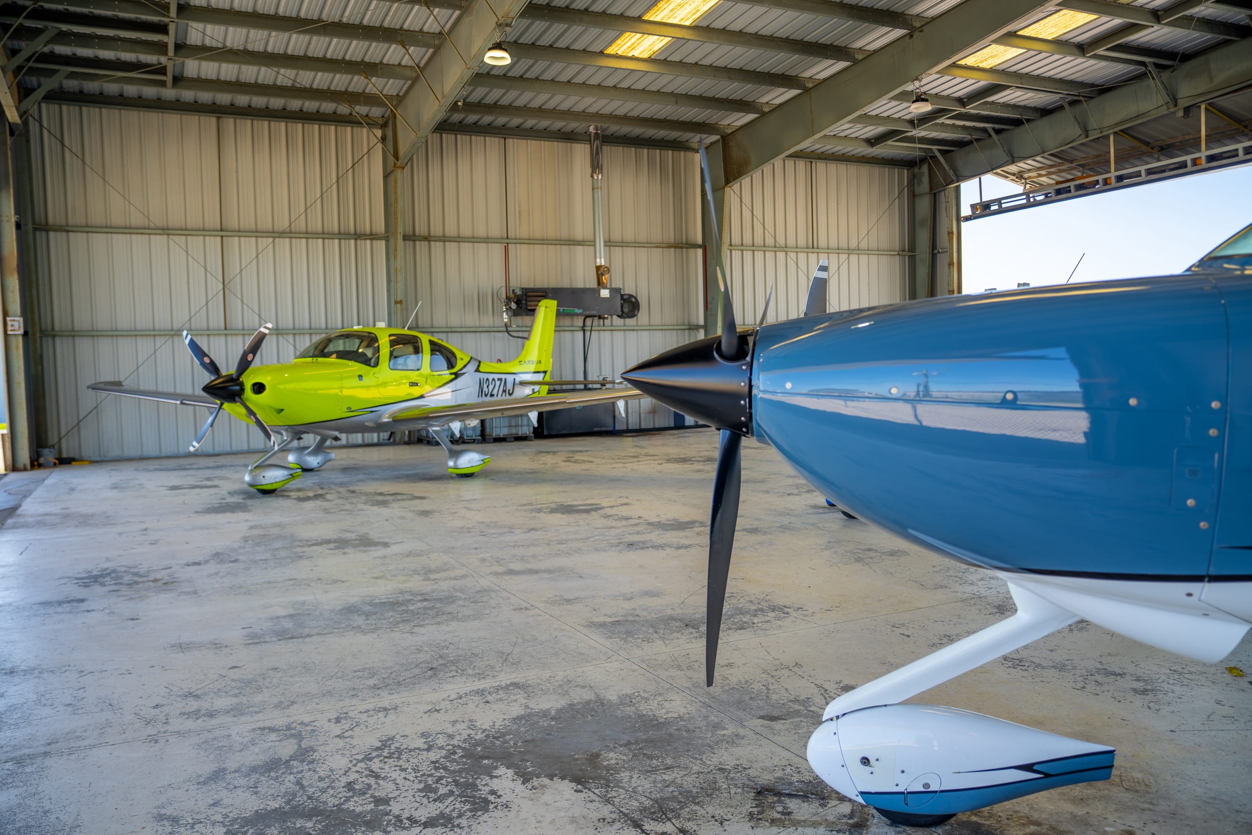 Cirrus SR20 training aircraft in Louisville, KY
