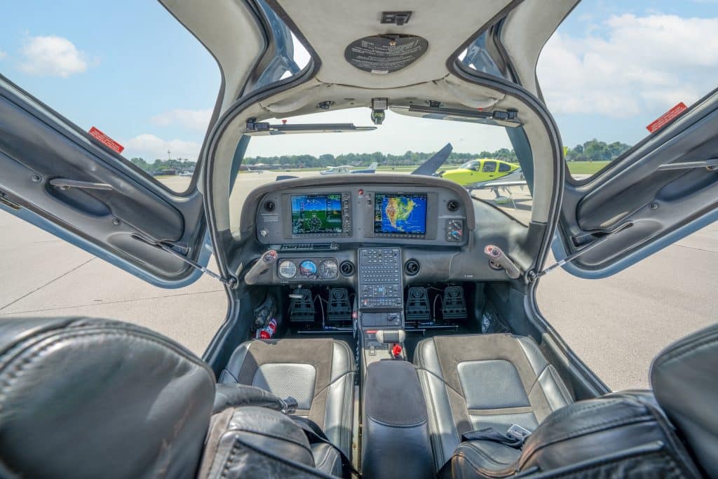 Cirrus Aircraft Rentals in Louisville