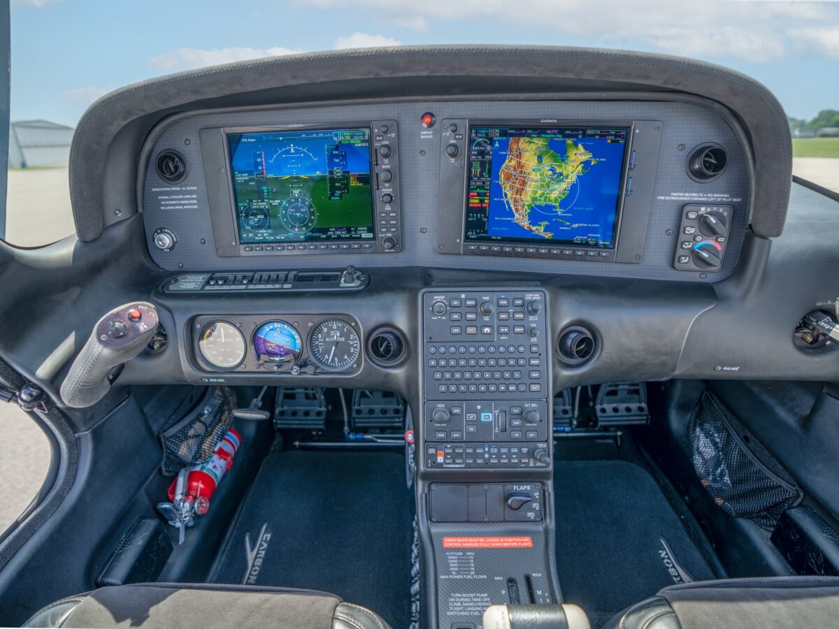 Cirrus louisville-2 Cirrus Aircraft Rentals in Louisville